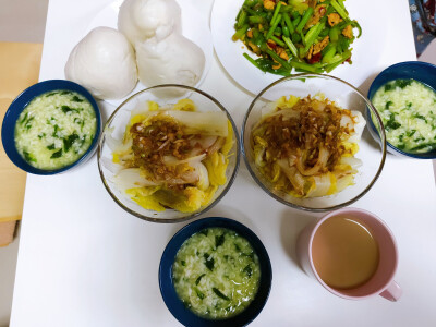 2019年6月21日 晚餐
馒头
芹菜粥
芹菜炒香干
蒜蓉娃娃菜