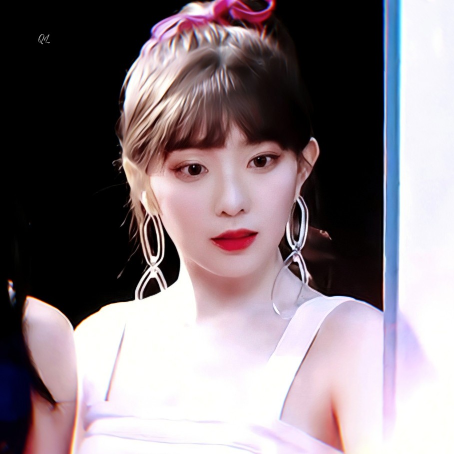 裴珠泫
©®权烈