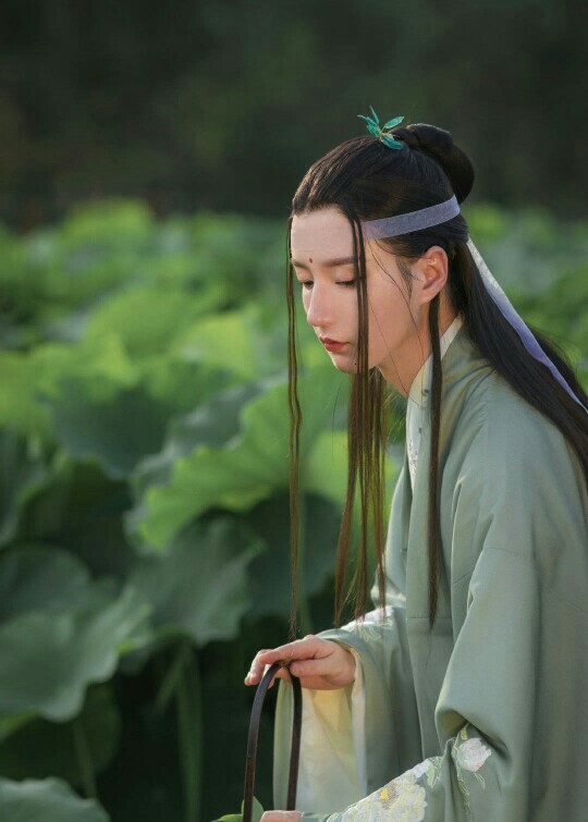 淡辉夕颜,公子如玉,是你执一把青伞,为我许下一世长安)古风汉服真人男