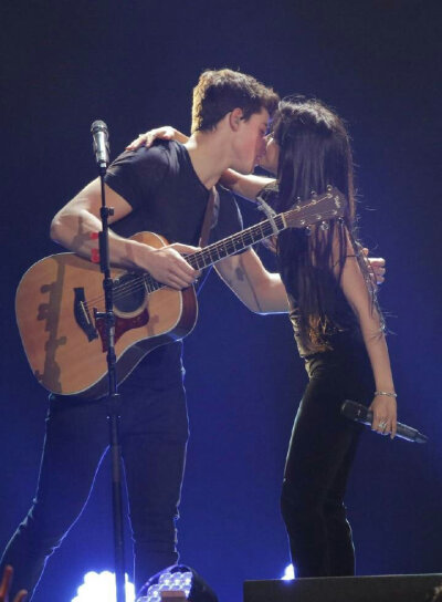 Shawn Mendes & Camila Cabello
新单Senorita
lalala神级洗脑
绝美友情！
萌德要和卡妹做一辈子好朋友啊