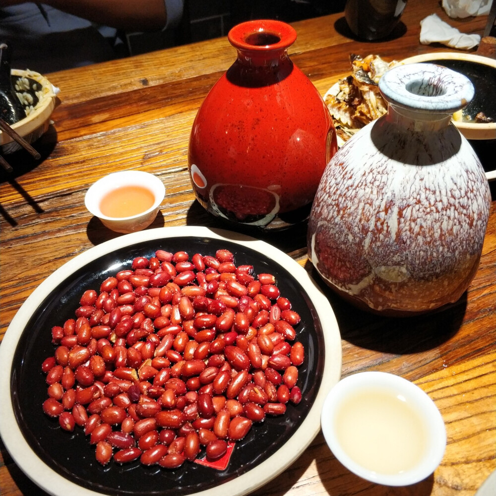 20190404 江湖小酒馆
白马烤鱼双人清江鱼套餐
桂花酒米酒配小花生
不说了
就是爽