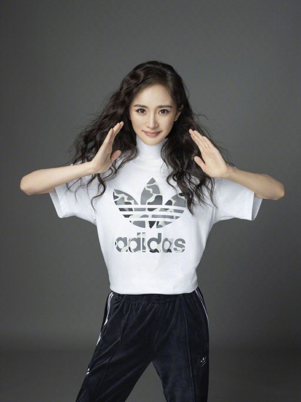 代言/ adidas Originals 