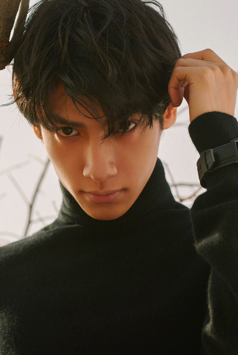 罗云熙英伦风帅气写真