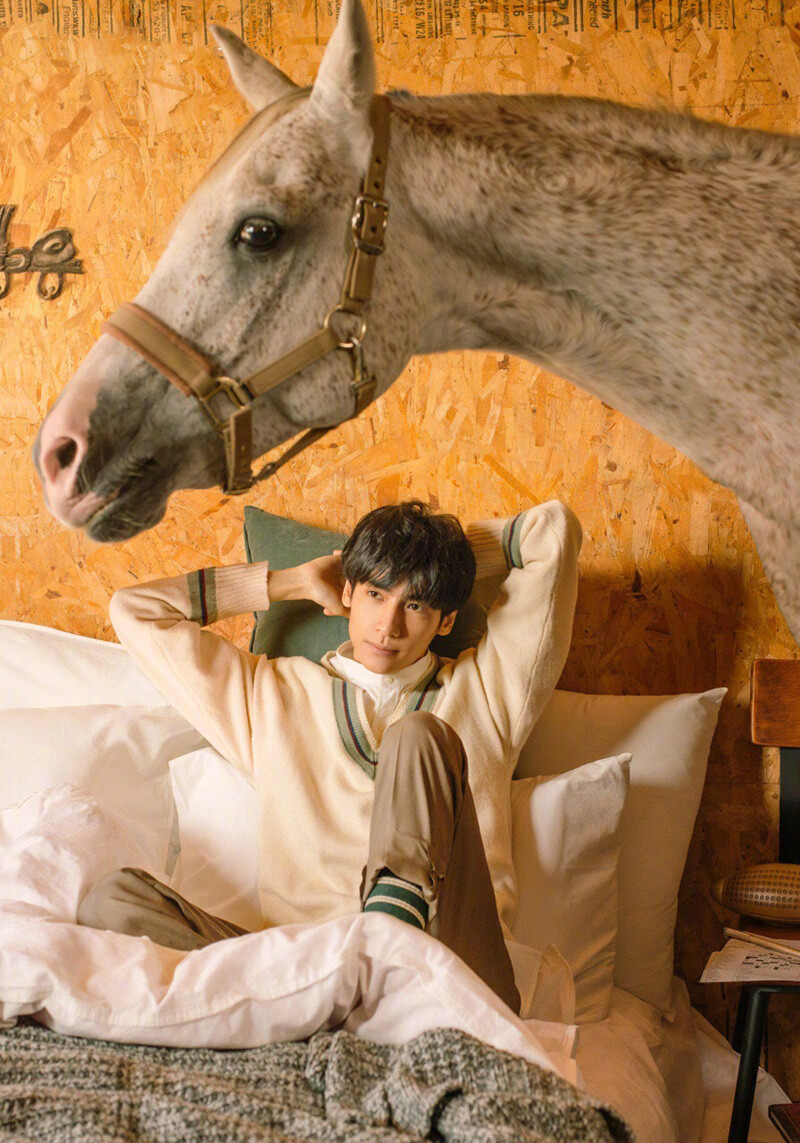 罗云熙英伦风帅气写真