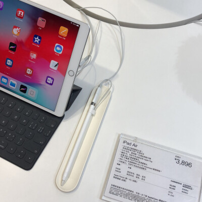 弟们，最近ipad pro&amp;air都有教育优惠（就是学生优惠），pro可以便宜三百多，air便宜一百多，还送beats solo3。反正我是心动了，虽然我最想拥有的是pro，但我相机还得换呢，只能买个air了，经济允许之下我还是觉…