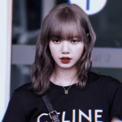 Lisa。