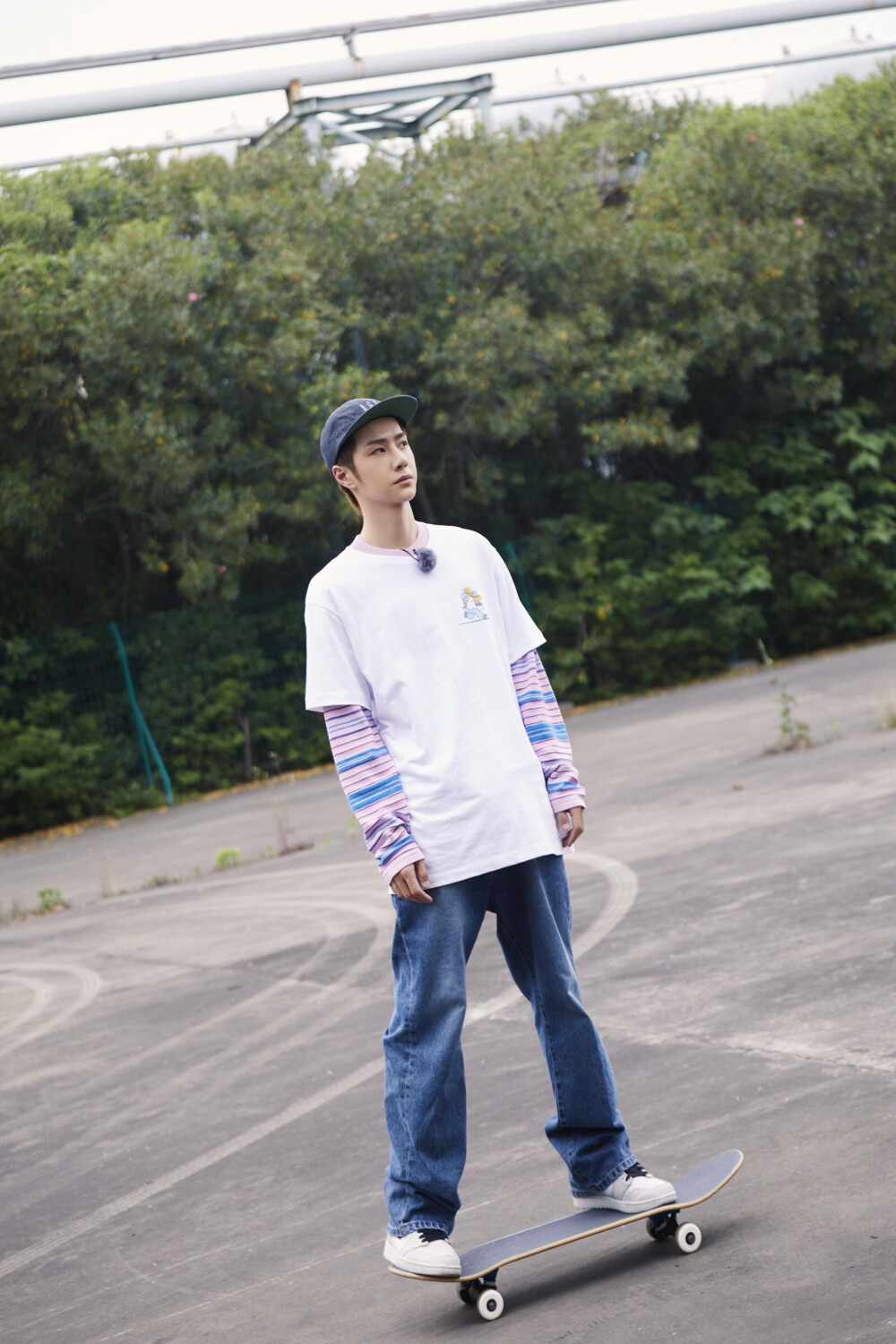 官博更博：#王一博# · #王一博极限青春# 大摩托、乐高、游戏机！
是@UNIQ-王一博 的作战室没错了[酷][酷]
今日份滑板少年已上线，请查收
每周四20:00 @腾讯视频极限青春 ​​​