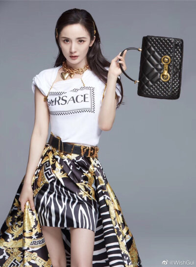 杨幂代言versace