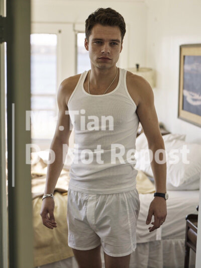 Sebastian Stan!
罗马尼亚大甜心！！！❤️❤️