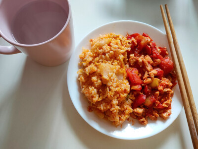 2019年6月30日 午餐
泡菜炒饭
西红柿炒鸡胸肉