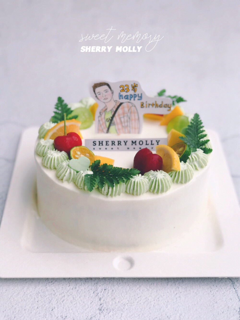 #SHERRY Molly家の下午茶#—『抹茶cake』小男生给自己订的生日cake～我觉得他适合清新干净风格哒 抹茶奶油围圈 柠檬桃子樱桃点缀 口味颜值都是清爽酸甜系