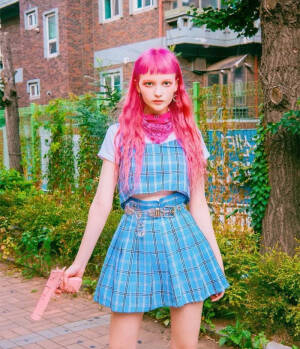 ins:katie_westwood 乌克兰女孩
彩虹少女