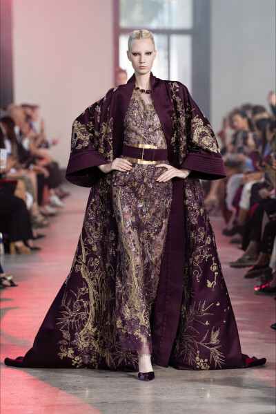 Elie Saab（艾莉·萨博）2019秋冬巴黎高级定制时装秀