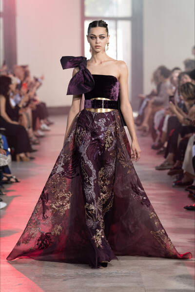 Elie Saab（艾莉·萨博）2019秋冬巴黎高级定制时装秀