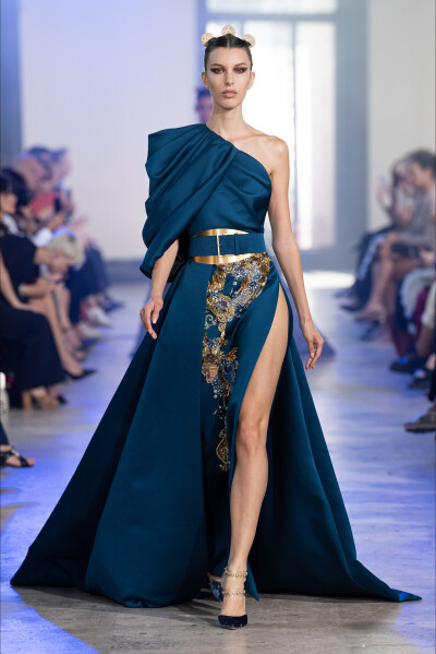 Elie Saab（艾莉·萨博）2019秋冬巴黎高级定制时装秀