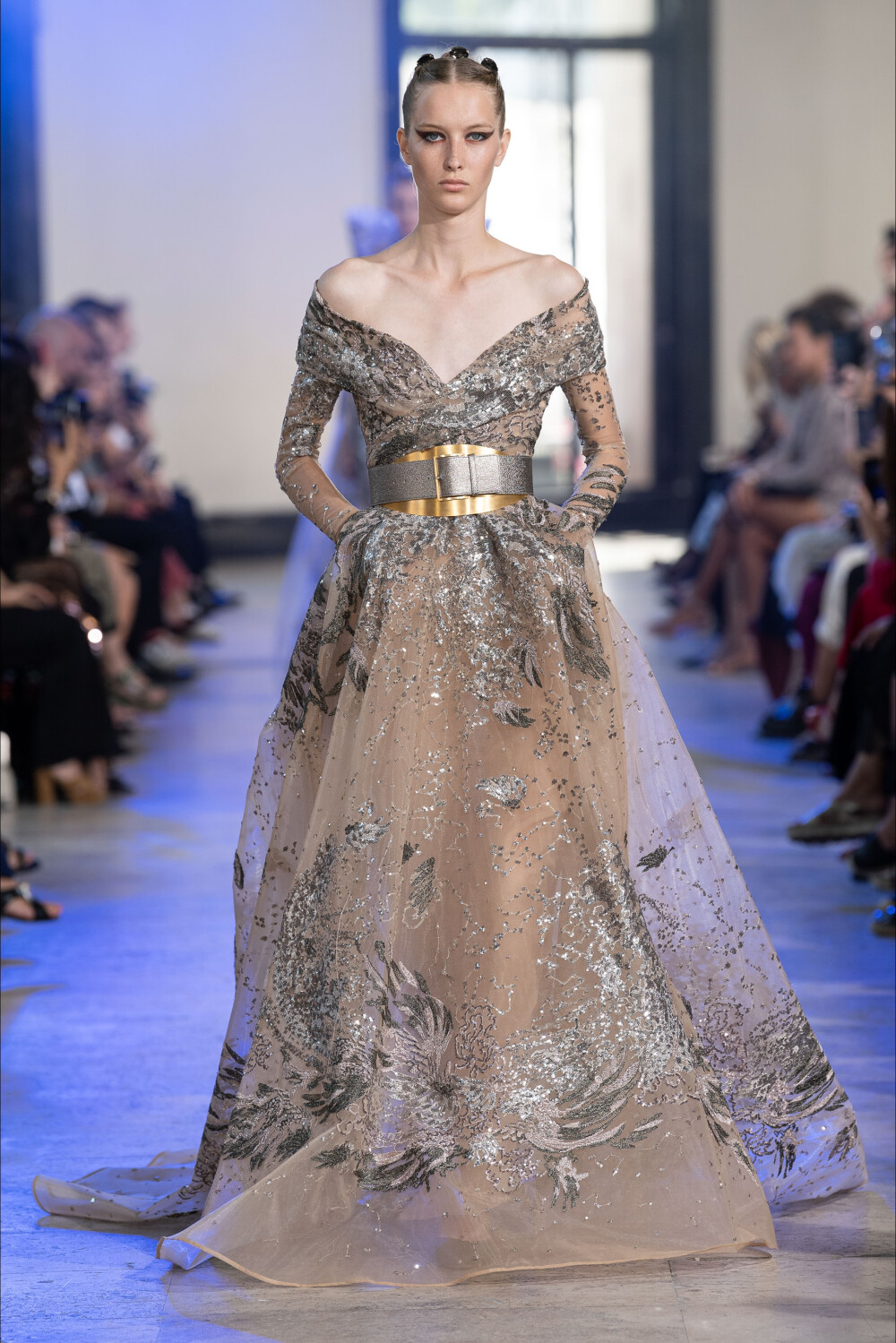 Elie Saab（艾莉·萨博）2019秋冬巴黎高级定制时装秀