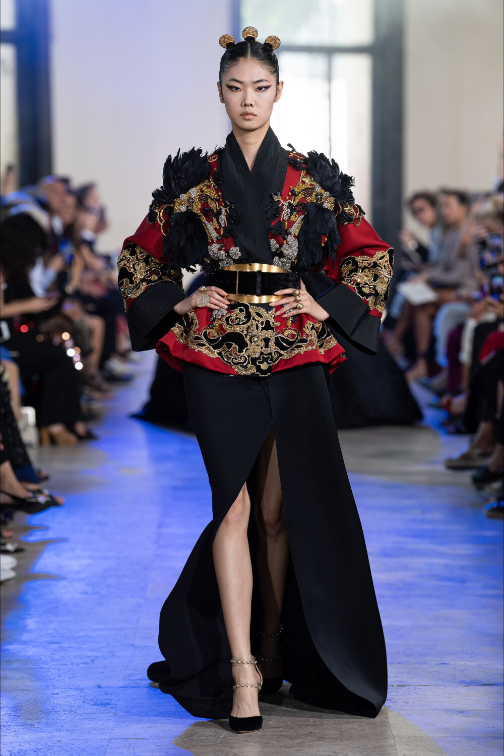 Elie Saab（艾莉·萨博）2019秋冬巴黎高级定制时装秀