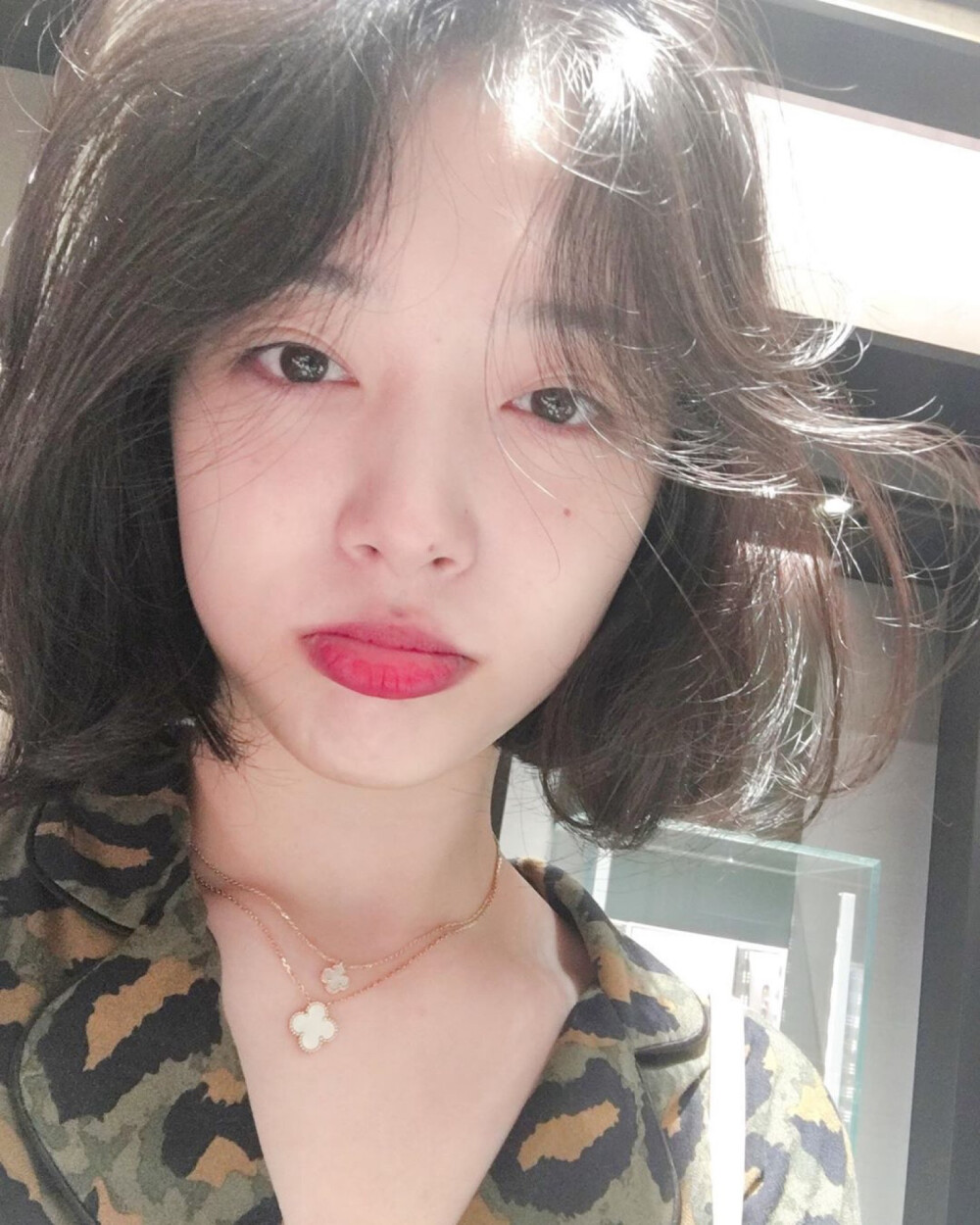  崔雪莉sulli
INS：jelly_jilli