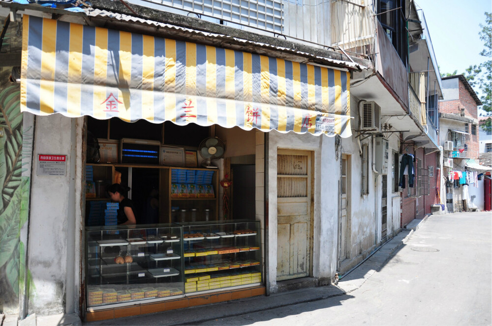 钢笔淡彩 水彩 素材
街道 小店