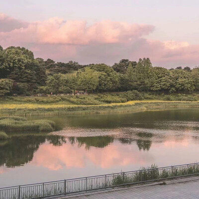 世中仙儿の
背景 壁纸 横图［原宿风］［风景］［简约］