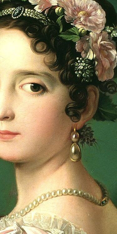 戴珍珠耳环的女人，她们的皮肤上都蒙上了月亮光泽的柔纱。