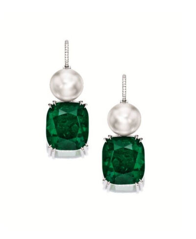 ATTRACTIVE PAIR OF EMERALD AND NATURAL PEARL PENDENT EARRINGS