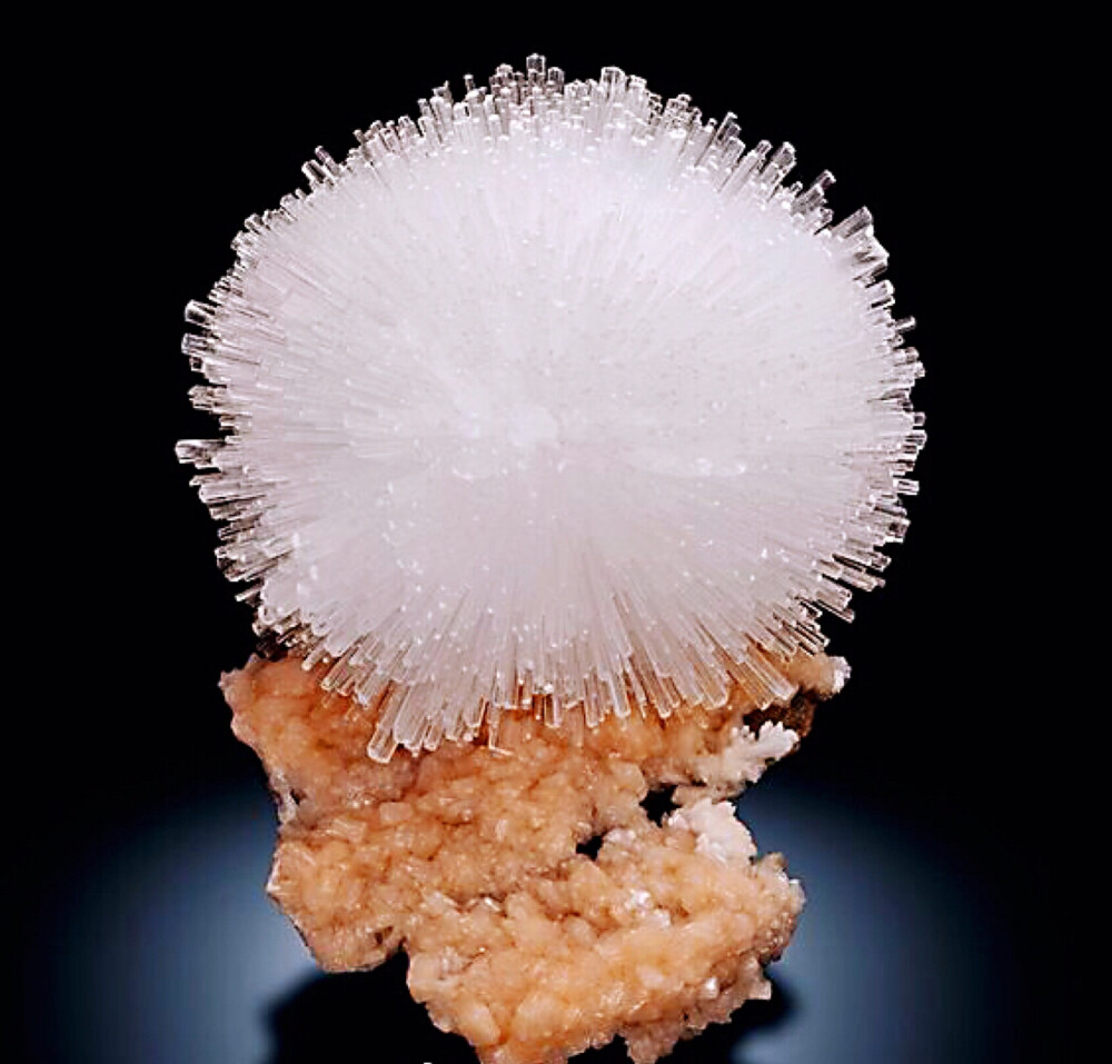 钙沸石 Scolecite 大毛球~ ​​​