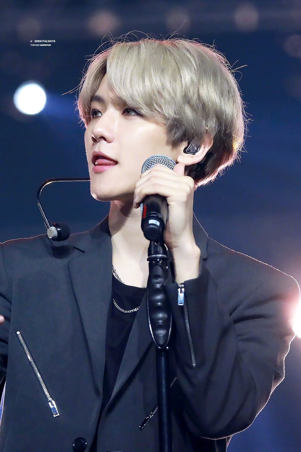 BAEKHYUN 边伯贤