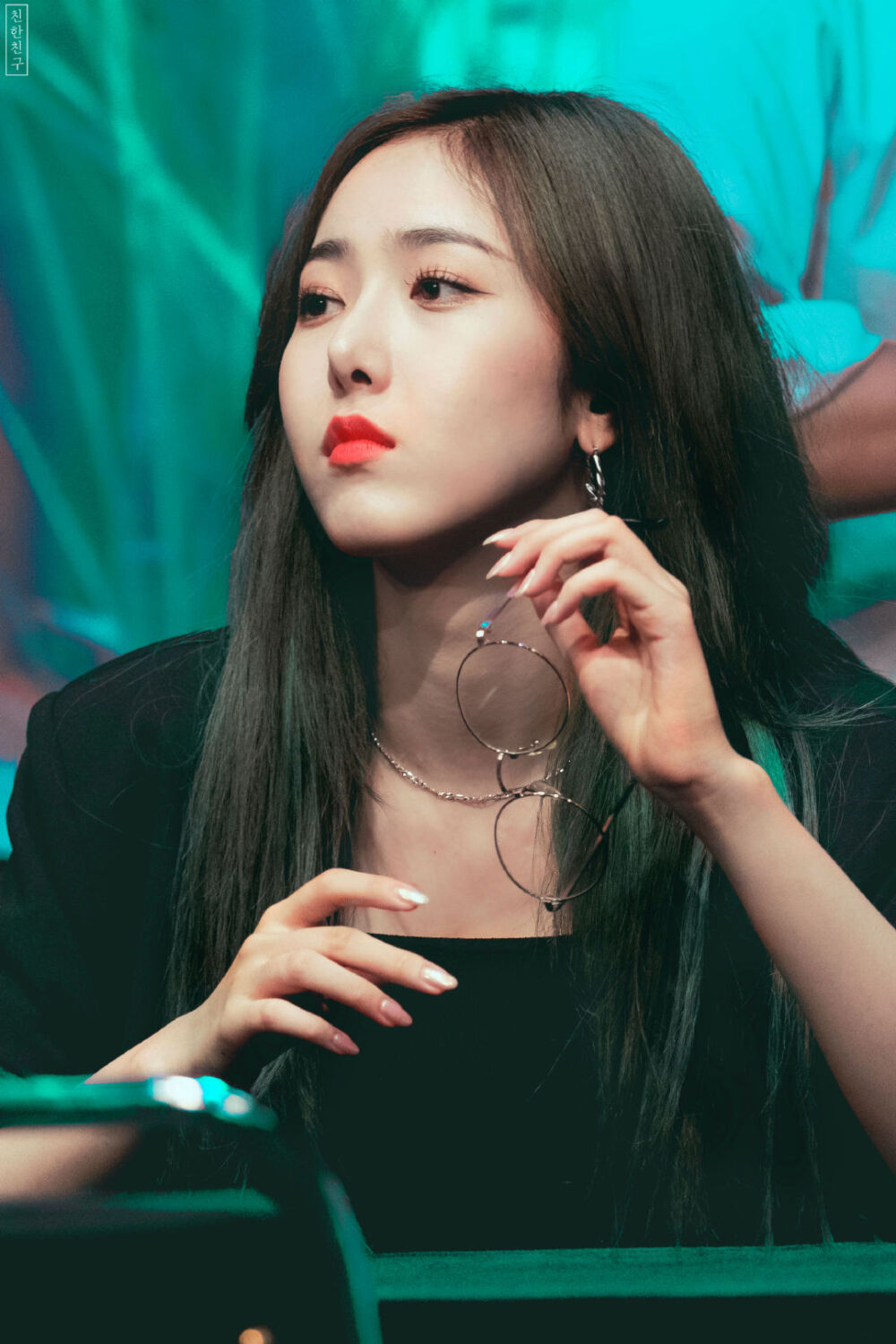 gfriend黄恩菲信飞78