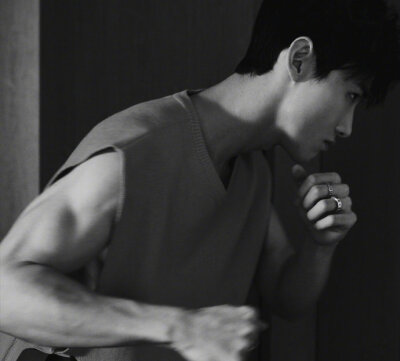 白敬亭 《NeufMode九号摩登》 封面大片！