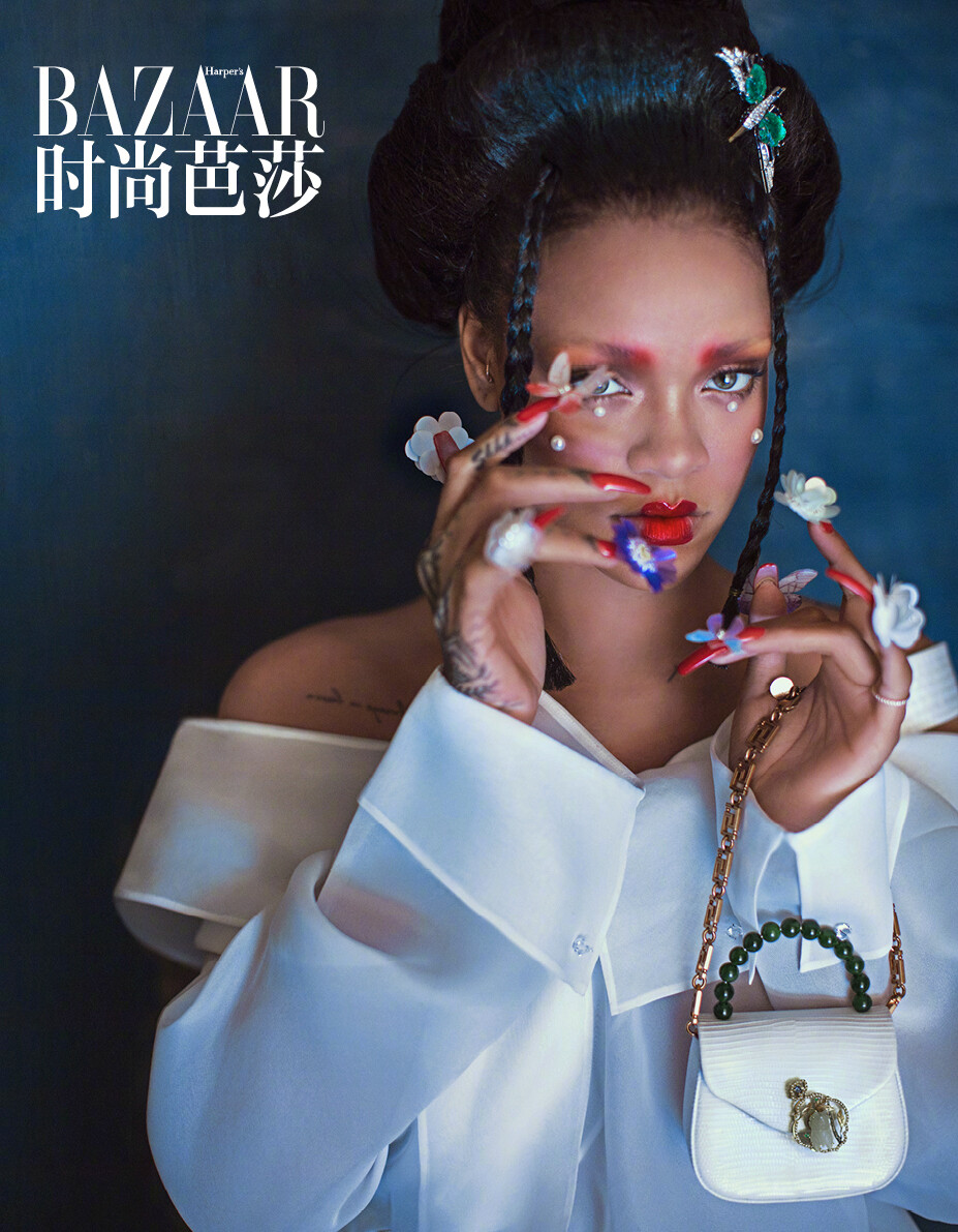 #蕾哈娜唐朝造型#Rihanna × 时尚芭莎古典造型与现代妆容的完美结合，太绝了！