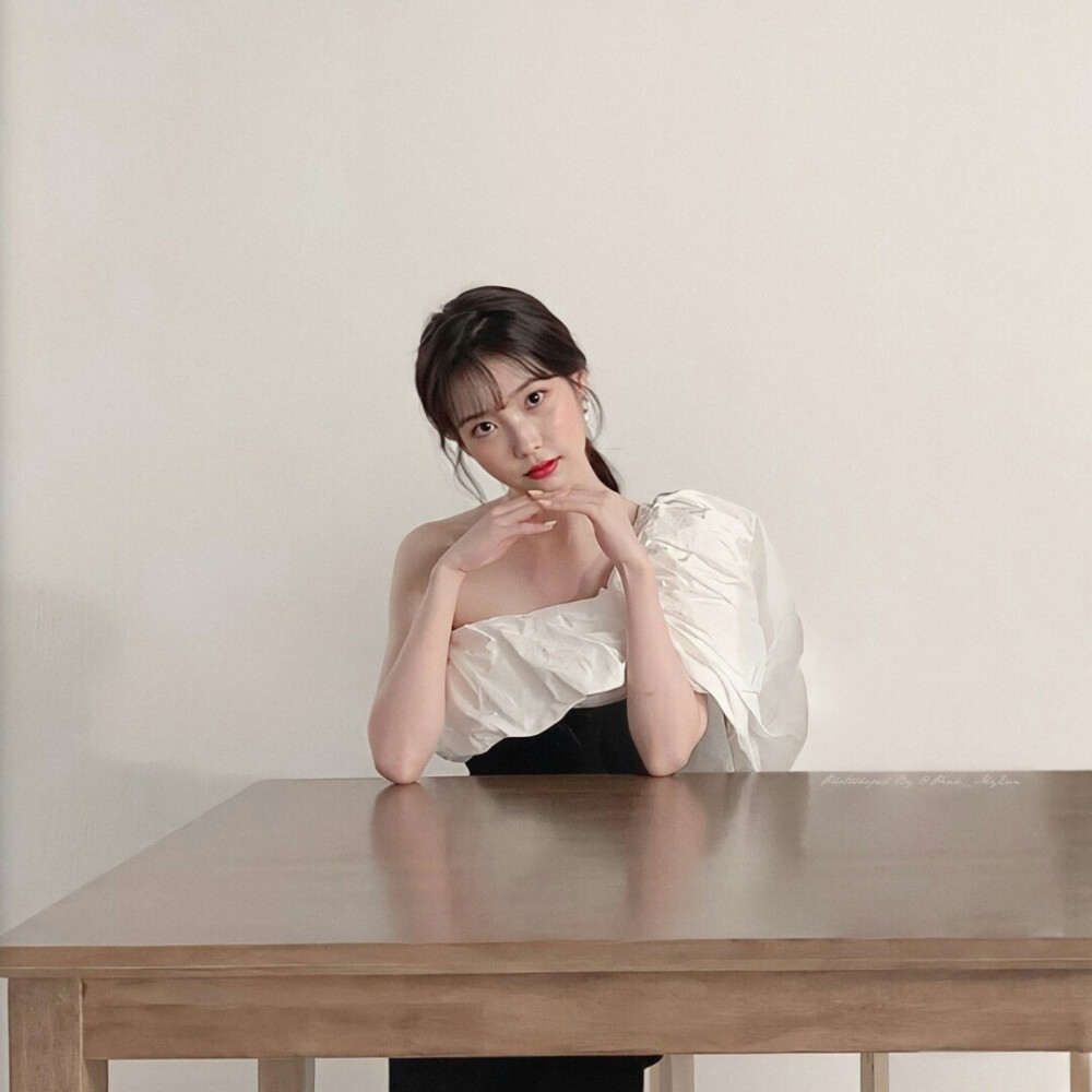 IU