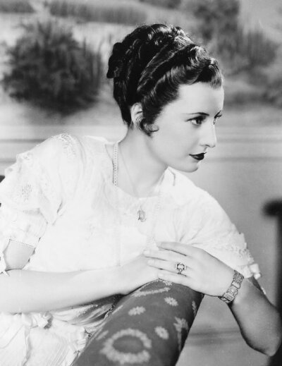 1930年，好莱坞知名女演员芭芭拉·斯坦威克（Barbara Stanwyck）。 ​​​