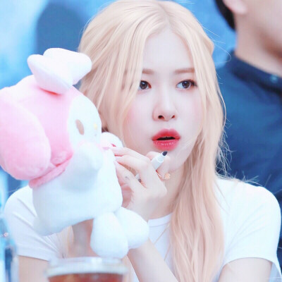 朴彩英
©️Fristlove_rose