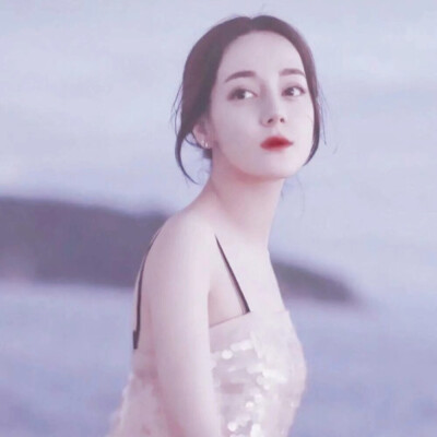 迪丽热巴.朦胧图