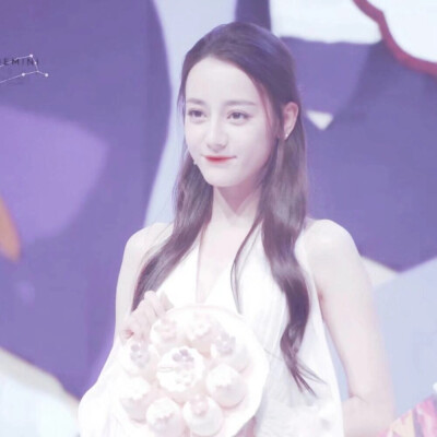 迪丽热巴.朦胧图