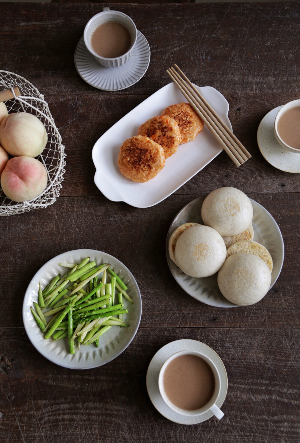 芦笋虾饼全麦馒头和红枣核桃花生浆