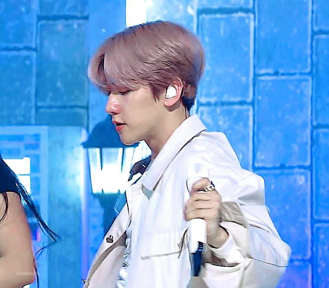 边伯贤 @baekhyunee7 190714【边吧资源组】人气歌谣 待机室 un