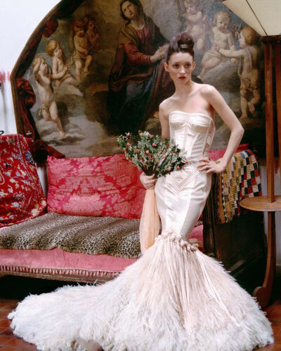 Audrey Marney "Ravishing Couture" Vogue US March 1999
Photographed: Arthur Elgort
Fashion Editor: Grace Coddington
Hair: Recine
Makeup: Christy Coleman ​​​