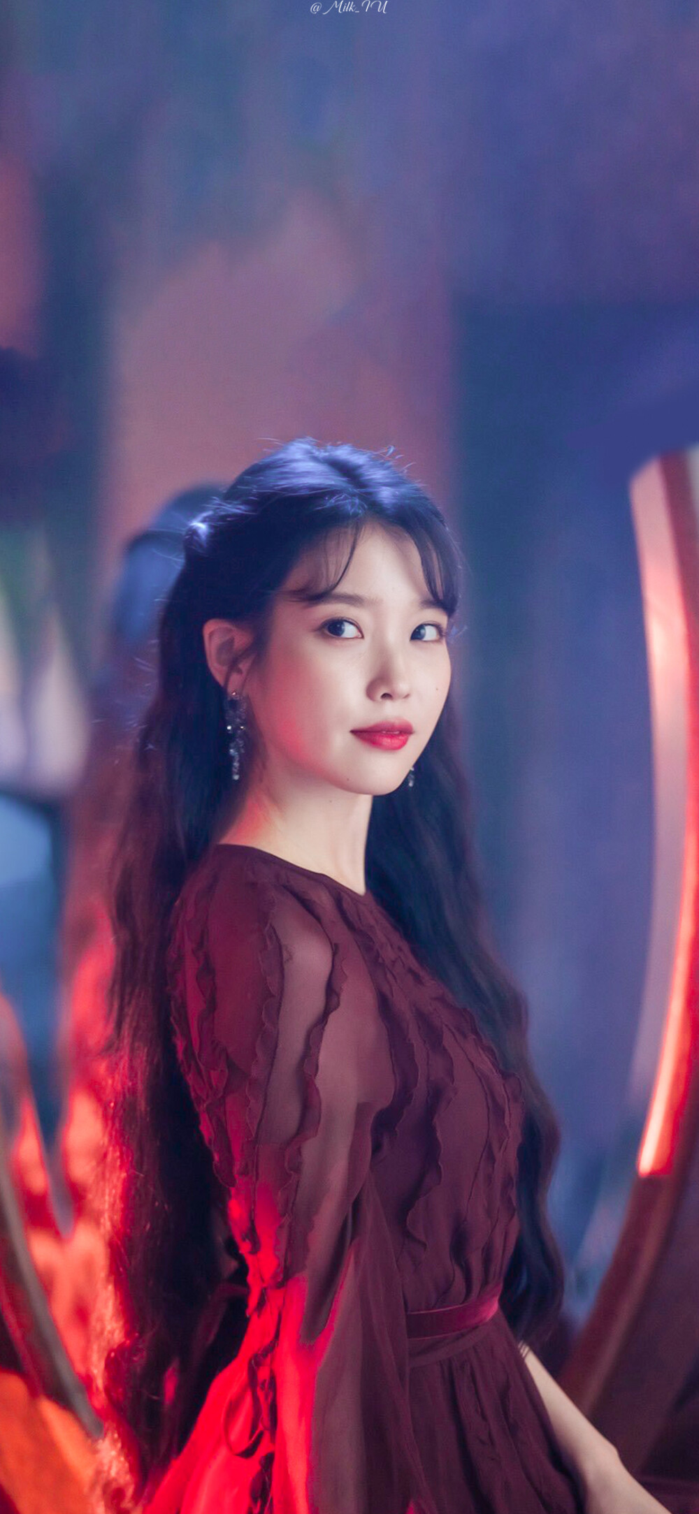 IU（饰张满月）| 德鲁纳酒店
cr.Milk_IU