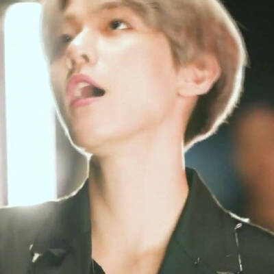 边伯贤【190715 UN Village close up cam part1/2✨】