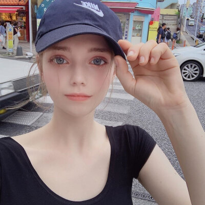 Chloe 德国麻豆 98年生的小仙女 简直就是 真人芭比