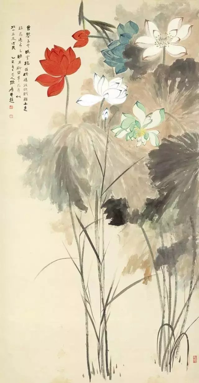 张大千的画荷作品
大千画过朱荷、粉荷、黄荷、白荷、墨荷、金壁荷，画过风荷、晴荷、雨荷、秋荷，画过没骨荷、工笔荷、写意荷等，他笔下的荷花均是落落大方，雅俗共赏，娇艳而不俗，沉着而不浮，生动而不匠。