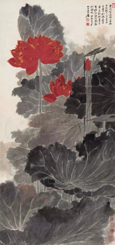 张大千的画荷作品
大千画过朱荷、粉荷、黄荷、白荷、墨荷、金壁荷，画过风荷、晴荷、雨荷、秋荷，画过没骨荷、工笔荷、写意荷等，他笔下的荷花均是落落大方，雅俗共赏，娇艳而不俗，沉着而不浮，生动而不匠。