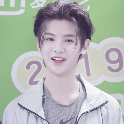 黄明昊