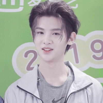 黄明昊