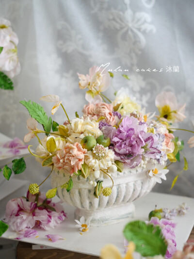 自然系韩式豆沙裱花
#韩式裱花##豆沙裱花##裱花蛋糕##裱花##蛋糕##烘焙#韩式裱花培训##豆沙刮刀花##威化纸花##自然系韩式裱花##糖纸花#