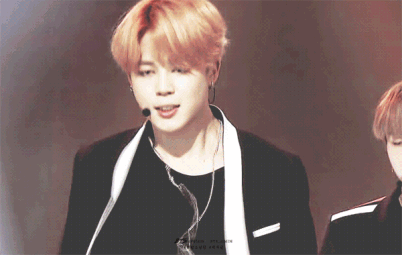 귓가엔 빠른 심장 소리만 bump bump bump
唯有在我耳边飞快的心跳声 bump bump bump
두 눈을 뜨고 나의 숲으로 jump jump jump
睁开双眼 向着属于我的森林 jump jump jump
그 무엇도 날 삼킬 수 없어
无论什么都无法将我吞噬