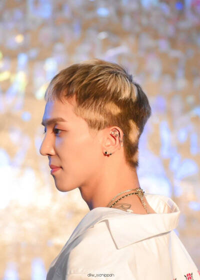 ＃宋旻浩＃＃winner＃安利新西游记，最近懒了，我要勤快点更新我们村傻豆，宋旻浩怀挺！