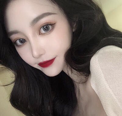 闺蜜女头 诗梦瑶